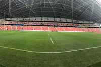 Campo de fútbol de pantalla grande de empalme